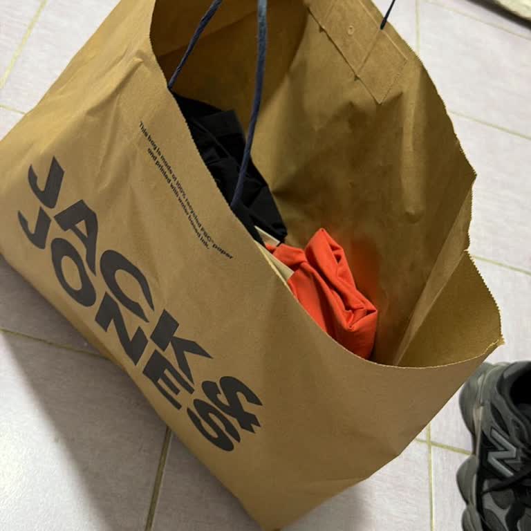 Jack Jones Mağazasında Satış Danışmanının Saygısız Ve Kaba Davranışı