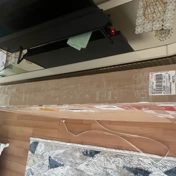 Kurulum Sırasında Yetkili Servisin Kırık Televizyonu Kutu Hasarlı Dediği İçin İade Talebi