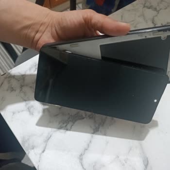 Ekranı Ayrılan Telefon İçin Yetkili Servis Bulamama Ve Garanti İhmali