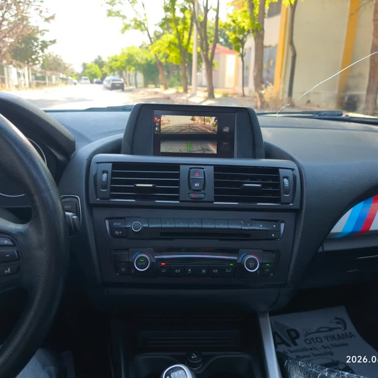 BMW 116d Radyo Tuşları Kendiliğinden Çatlaması Ve Dökülmesi