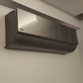 Çatlak Beko Mirror Gri Inverter Klimada Servis Açıklığı Ve Değişim Talebi