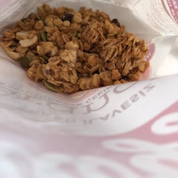 Kellogg’s Granola’da Şüpheli Kimyasal Koku Ve Topaklanma Şikayeti