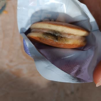 Geçmemiş Son Kullanma Tarihine Rağmen Küflü Burger Şikayeti