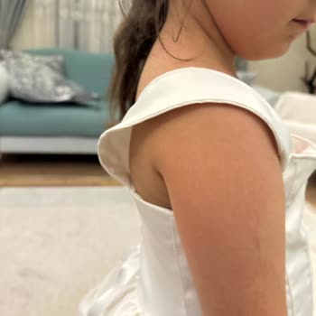 Görseldeki Kıyafete Uygun Olmayan Ürün Ve Yardımsız Müşteri Hizmeti