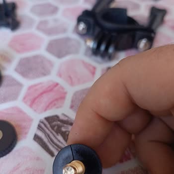Teslimat Gecikmesi Ve Kırık Kamera: Hızlı Çözüm Talebi