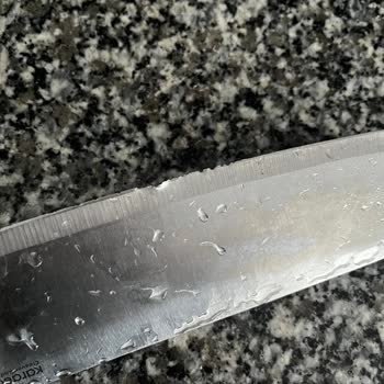 Kalitesiz Bıçak Seti Eğildi, Metal Parçalar Çıktı: Sağlık Riski Ve İade Talebi