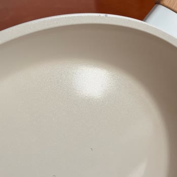 Karaca Yumurta Sahanında Kaplama Soyulması Ve Boya Dökülmesi