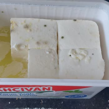 A101'de Bahçıvan Süzme Peynirinin Küflenmesi