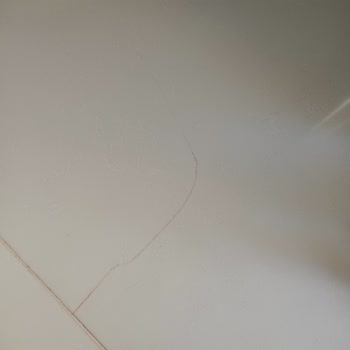 Belenco Mutfak Tezgahındaki Çatlamalar Ve Patlama Sesleri Çocuk Güvenliğini Tehlikeye Atıyor