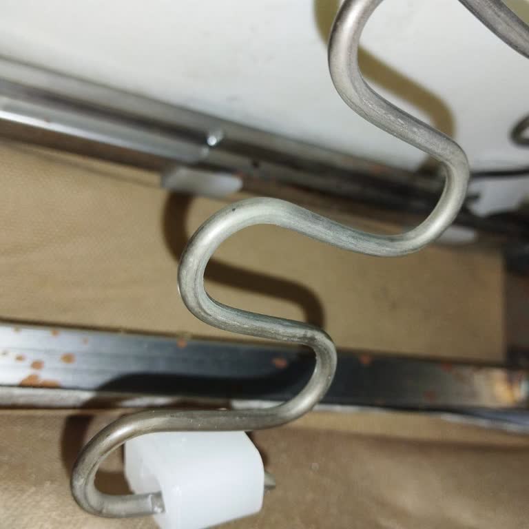Kırılan Plastik Parçalarla Koltuk Çöktü Mağaza Çözüm Sunmadı