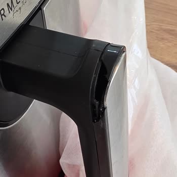 Arçelik'ten Sıfır Dediği Kullanılmış Fritöz Ve Kırık Parça Şikayeti