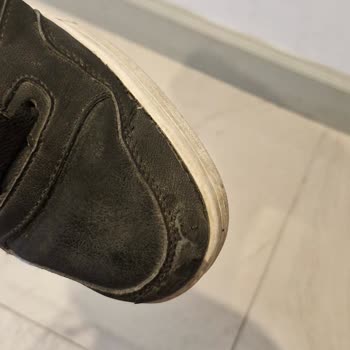 Reebok Clean Way Erkek Ayakkabısının 8 Ayda Deri Soyulması Ve İade Talebi