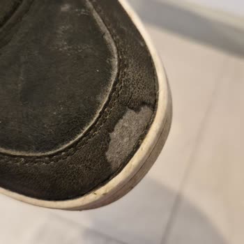Reebok Clean Way Erkek Ayakkabısının 8 Ayda Deri Soyulması Ve İade Talebi