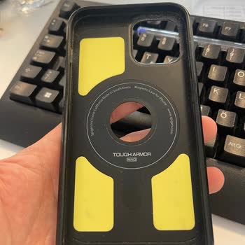 Spigen Kılıf Boya Dökülmesi Nedeniyle Hemen Değişim İstiyorum
