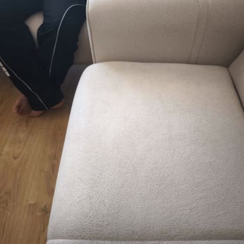 Bellona Bohem Koltuk Takımında Ambalaj İzleri, Çarpık Fitiller Ve Eğri Ayaklar İçin Değişim Talebi