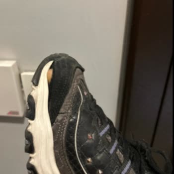 Skechers Ayakkabı Kısa Sürede Delindi Ve İade Talebim
