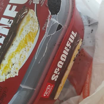 Migros’un Bozulan Gıdayı Değiştirmemesi Ve Sağlık Koşullarını Zorlaması