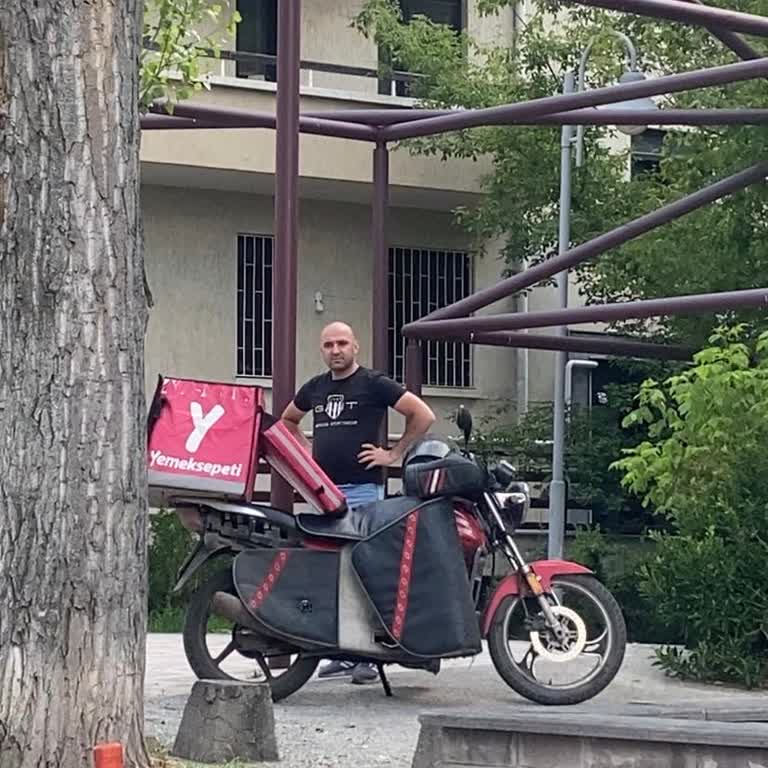 Yemeksepeti Kuryesinin Cinsiyetçi Sözleri ve Saygısız Tutumu