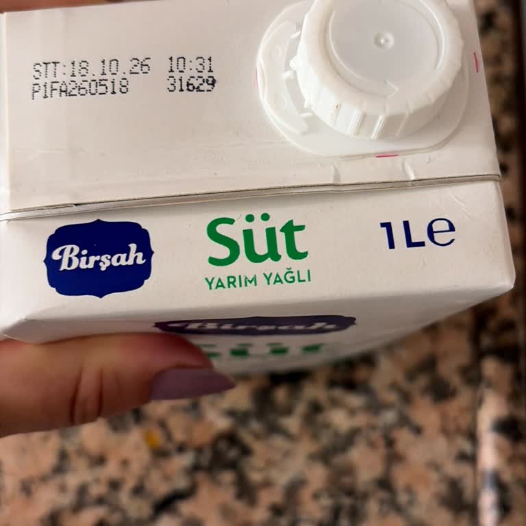 A101 Şubesinden Satın Alınan Yarım Yağlı Süt Bozuk Çıktı