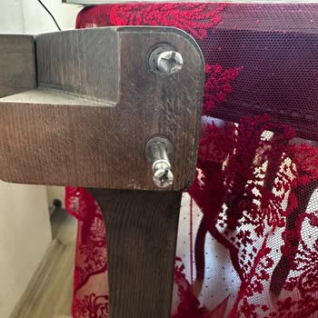 Tepe Home'da Kusurlu Masa Ve Çözülmeyen Müşteri Hizmetleri Sorunu