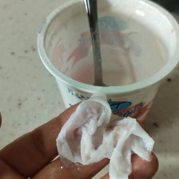 Yoğurtta Peçete Benzeri Yabancı Madde Keşfedildi, İade Ve Açıklama Talep Ediliyor