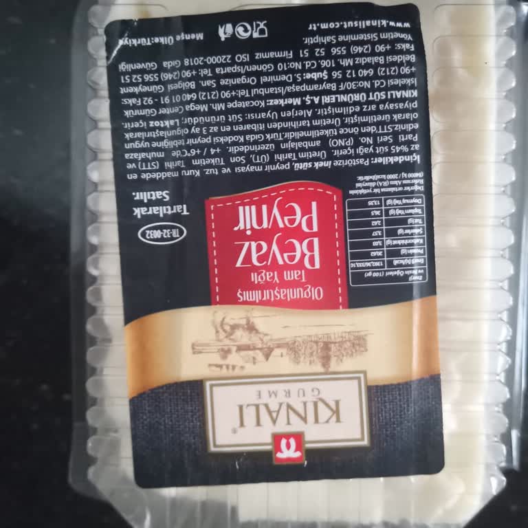 İndirimde Bozuk Peynir Satışı Ve Bilgilendirme Eksikliği