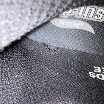 Skechers Ayakkabısındaki Erken Yırtık Ve İade Talebi