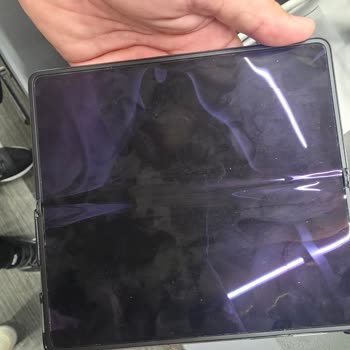 Huawei Mate X6 Ekran Kararması Ve Media Markt'tan Haksız Ücret İadesi