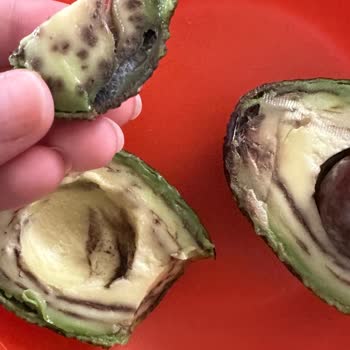 A101 Küflenmiş Avokado Satışı Sağlık Riski Oluşturuyor