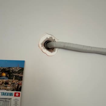 Yanlış Servis Ve Özensiz Montaj Sonucu Soğutma Sorunu Ve Duvar Hasarı