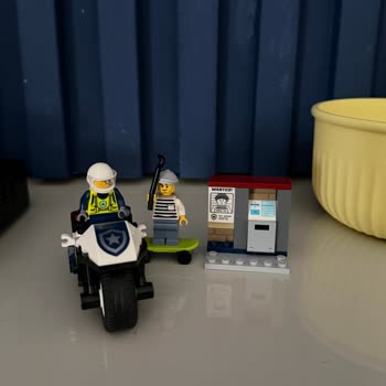 BİM'de Aldığım Lego Setinde Karakter Parçaları Eksik