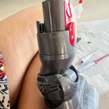 Dyson V8 Süpürge Uç Aparatlarının Kısa Sürede Kırılması Ve Garanti Reddi