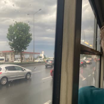 Yağmurlu Hava’da Otobüs İçine Su Girişi Konforu Ve Güvenliği Tehlikeye Atıyor