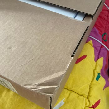 Media Markt'tan Gelen Macbook Air Kargo Paketi Ağır Hasarlı Ve Özensiz Teslim Edildi
