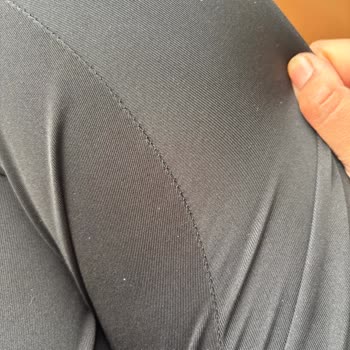 Ön Ve Arkası Farklı Kumaşlı Jogger Altında Üretim Hatası