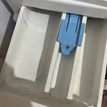 Garantili Çamaşır Makinesinde Parça Değişimi Ücretli Söylendi, Servis Sözünü Tutmadı