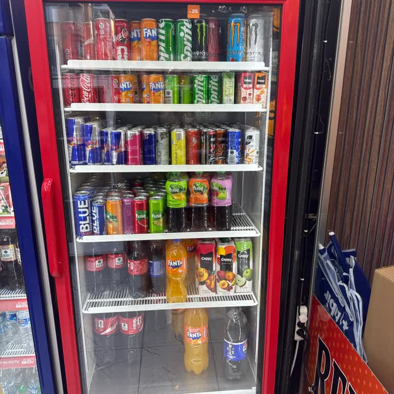 Küçük Coca-Cola Dolabı Sorunu Ve Acil Büyük Dolap Talebi