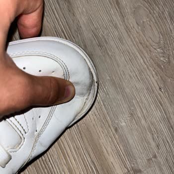 Ayakkabının Tabanda Açılması Tekrarlandı Ve Değişim Reddedildi