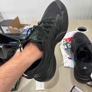 Adidas Ayakkabının Yapışkan Yerleri Bir Ayda Ayrıldı Ve Ücret İadesi İstiyorum