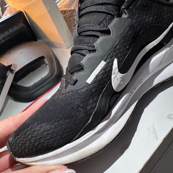 Nike Erkek Spor Ayakkabısında Kısa Sürede Üst Kısım Yırtılması, Garanti Reddi Ve Değişim Talebi
