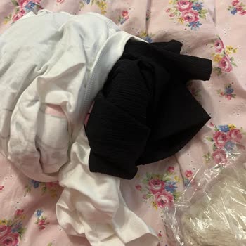 Özensiz Paketleme Ve Ters Çevrilmiş Ürünler Nedeniyle T-Shirt Ve Pantolon Takımında Kalite Sorunu