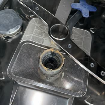 Beko Servisinin Hatalı Onarımı Ve Eksik Parça Değişimi Nedeniyle Bulaşık Makinesi Kullanılamaz