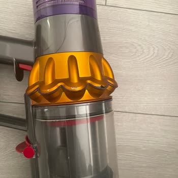 Dyson V15 Yan Plastiği Soyuldu Çekiş Gücü Azaldı Ve Garanti Dışı 6500 TL Ücret Talebi