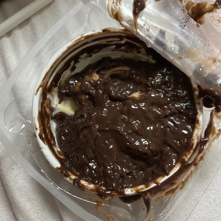Şok Market'ten Bozulmuş Lezztat Profiterol Ve İade Talebi