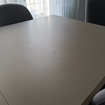 Gecikmeli Teslimat Ve Kusurlu Koltuk Takımı İle Leke Sorunlu Yemek Masası İçin Acil Çözüm