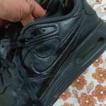Nike Air Ayakkabısının Topuk Arka Plastik Parçası Kullanılamaz Hale Geldi