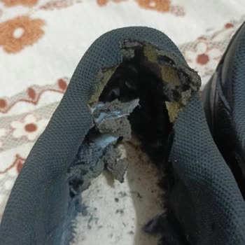 Nike Air Ayakkabısının Topuk Arka Plastik Parçası Kullanılamaz Hale Geldi