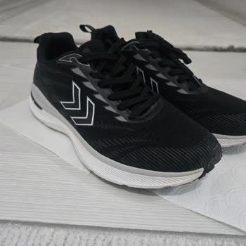 Hummel Outlet Ayakkabısında Hızlı Aşınma Ve Kullanıcı Hatası Reddi, Telefonla İletişimsiz Mağaza