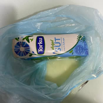 Bozuk Torku Sütü Yoğurt Kıvamı Ve Ağır Koku