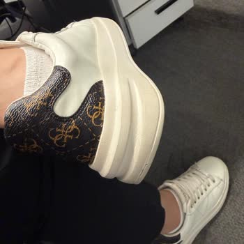 Guess Spor Ayakkabısının Kısa Sürede Deforme Olması